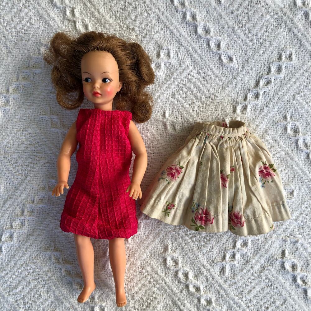 VTG 1960s Ideal “Pepper” Tammy-Family Doll 9″ orig. dress handmade floral skirt‎
